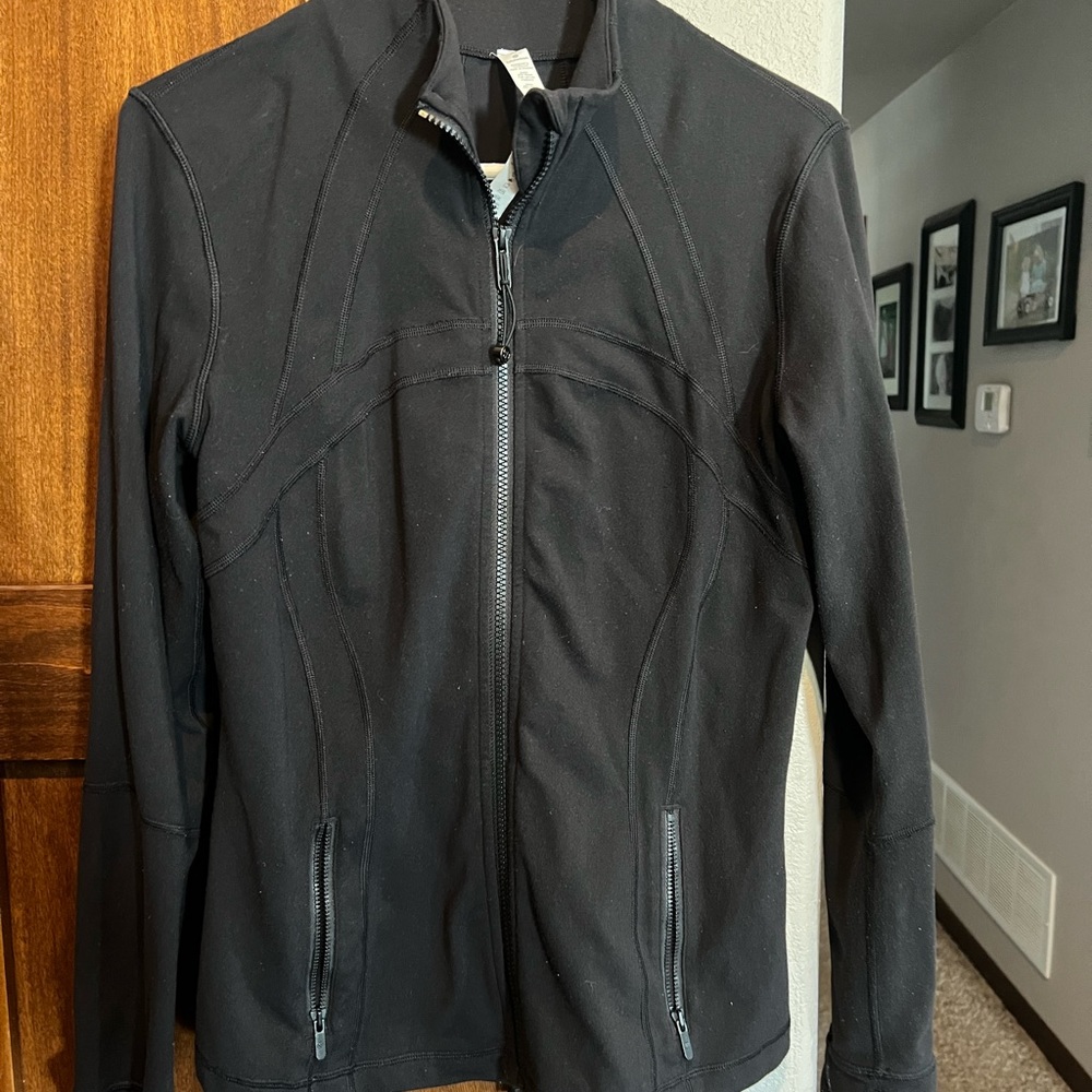 Lululemon women’s black jacket